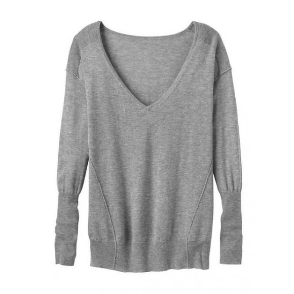 Athleta Sweaters - Athleta Gray V-neck Cashmere Knit Sweater Top S